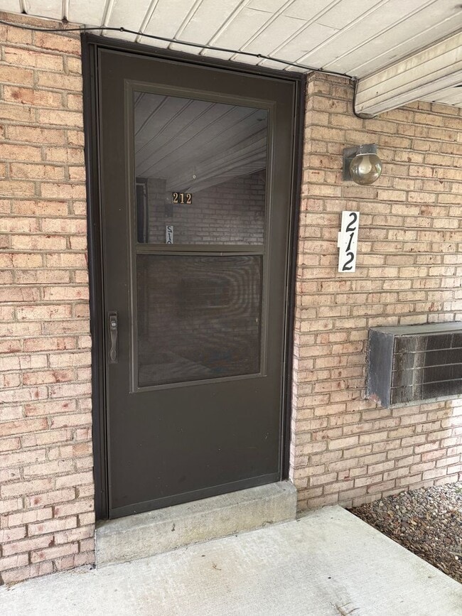 Building Photo - 1 Bed 1 Bath- Moon Township PA