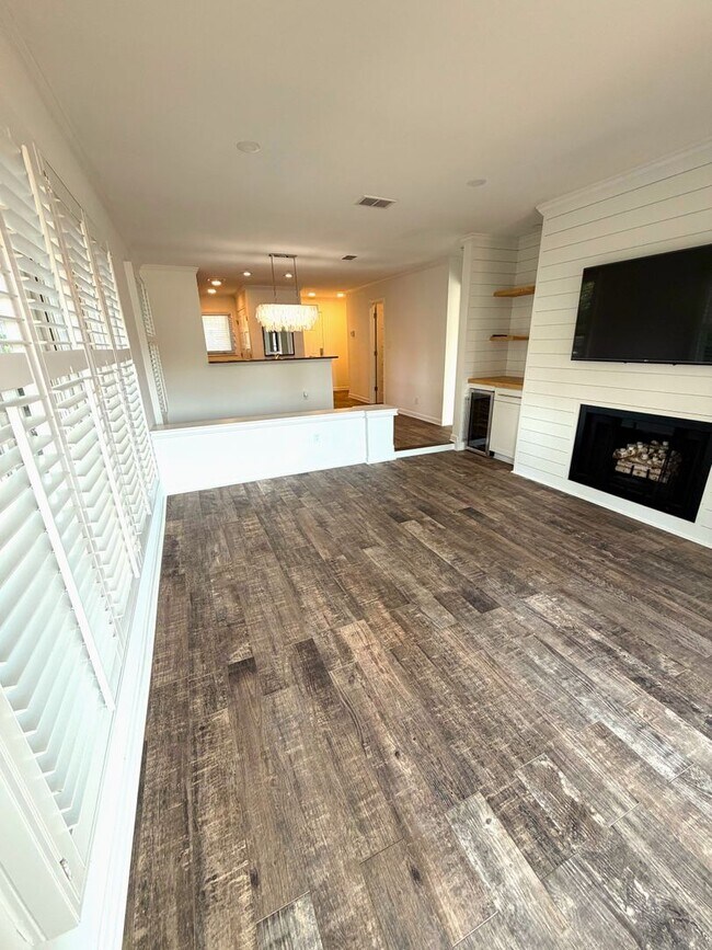 Building Photo - 646 Portside Dr