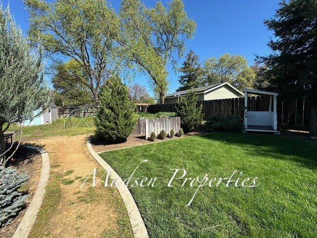 Building Photo - 910 Sequoyah Ave
