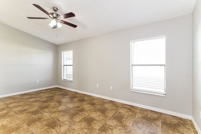 Building Photo - 637 Baldwin Dr