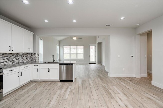 Building Photo - 11217 Charger Wy