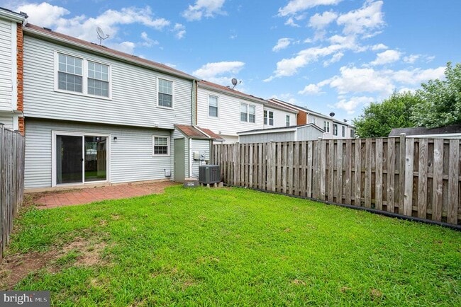 Building Photo - 7624 Wedgewood Dr