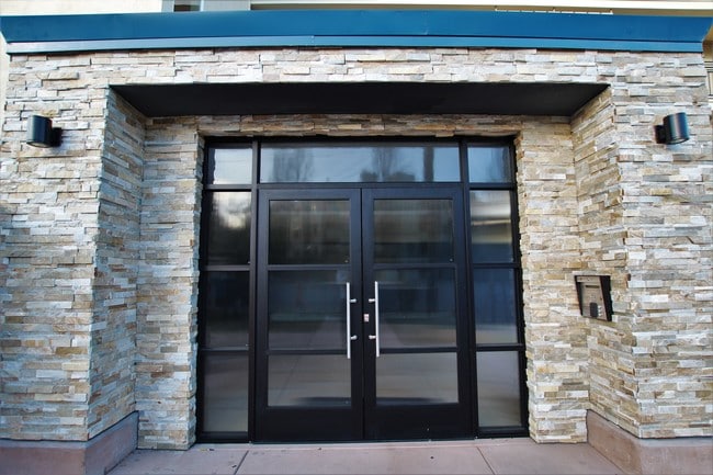 Building Photo - Gateway Apartments