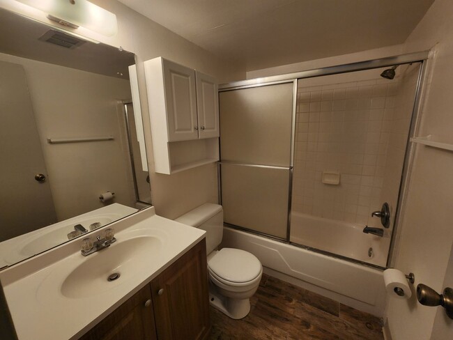 Building Photo - Gorgeous 1 Bed 1 Bath Condo In Fantastic L...
