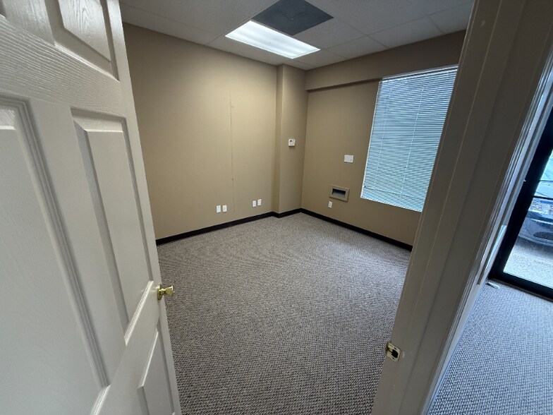 Building Photo - 3131 Airport Rd