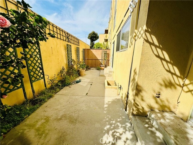 Building Photo - 6225 Coldwater Canyon Ave