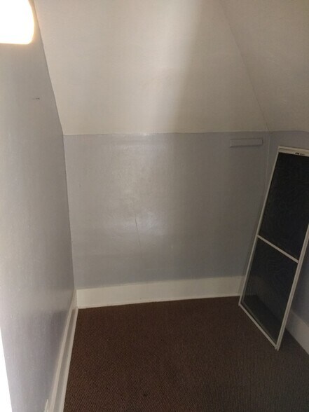 Building Photo - 320 Platt St