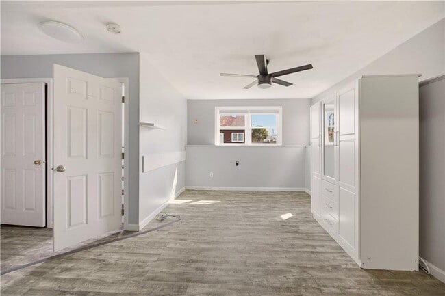 Building Photo - 102 Easton Ave