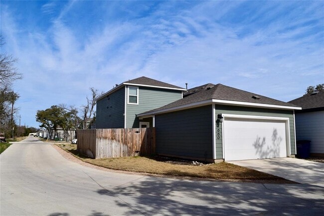 Building Photo - 1660 Fountain Bridge Dr
