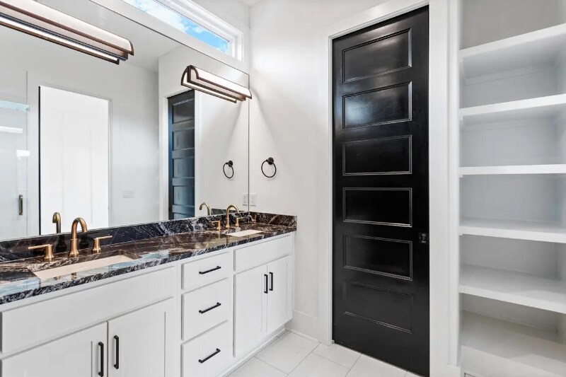 Building Photo - 2210 14th Ave N