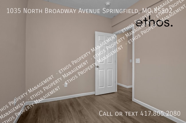 Building Photo - 1035 N Broadway Ave