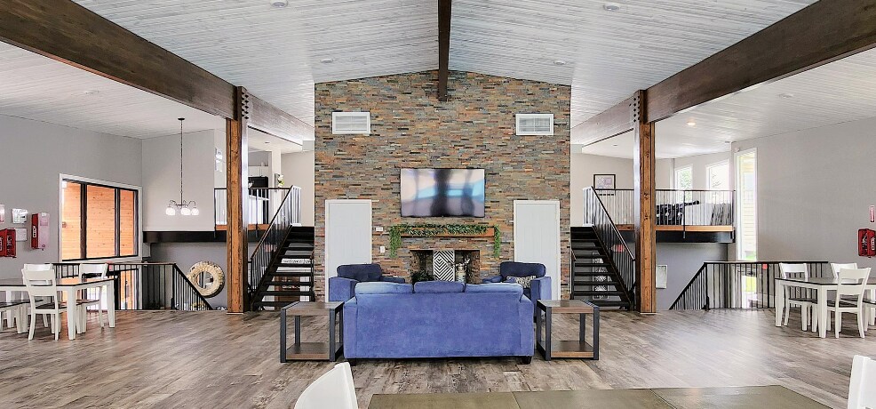 Building Photo - 6599 N Hampshire Dr