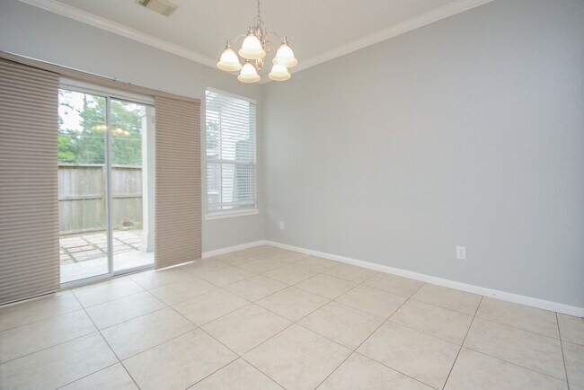 Building Photo - 16102 Limestone Lake Dr
