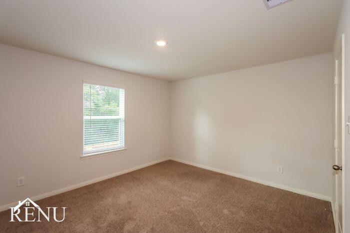 Building Photo - 10410 Sweetwater Creek Dr