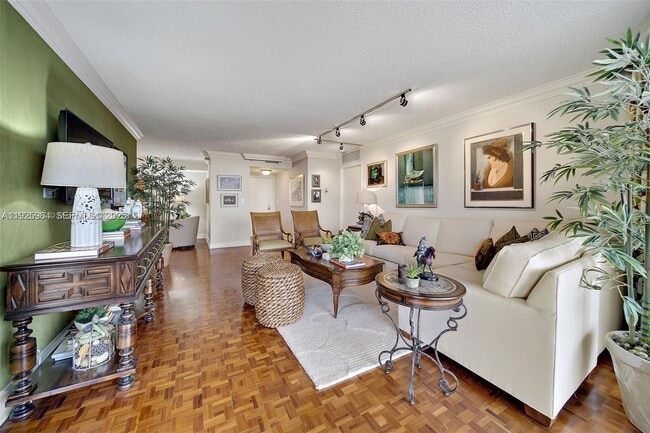 Building Photo - 2000 Towerside Terrace