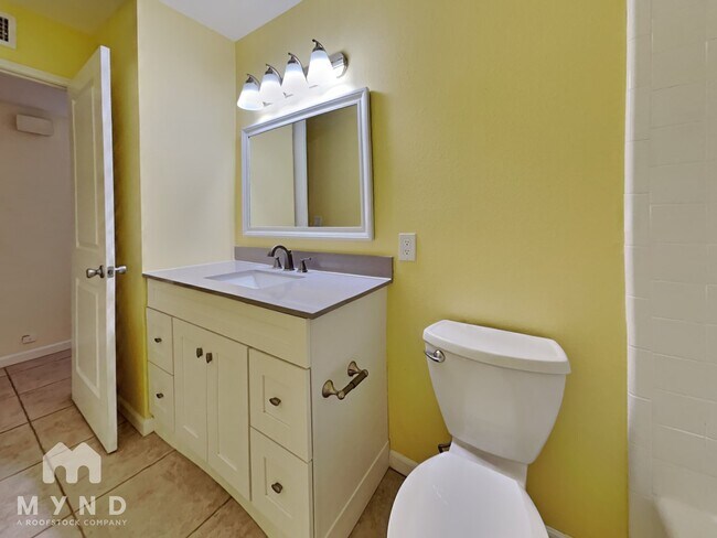 Building Photo - 17323 E Rosita Dr