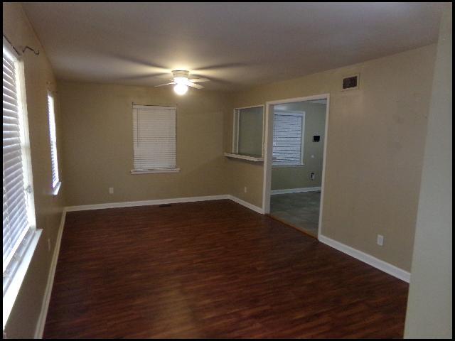 Building Photo - 13 Point O Woods Dr