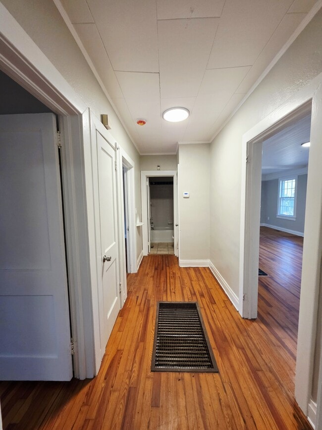 Building Photo - 205 E North St