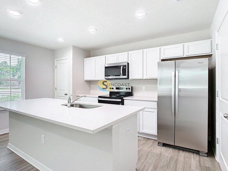 Building Photo - 3821 SW 43rd Ct