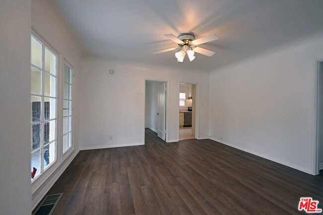 Building Photo - 1068 S Wooster St