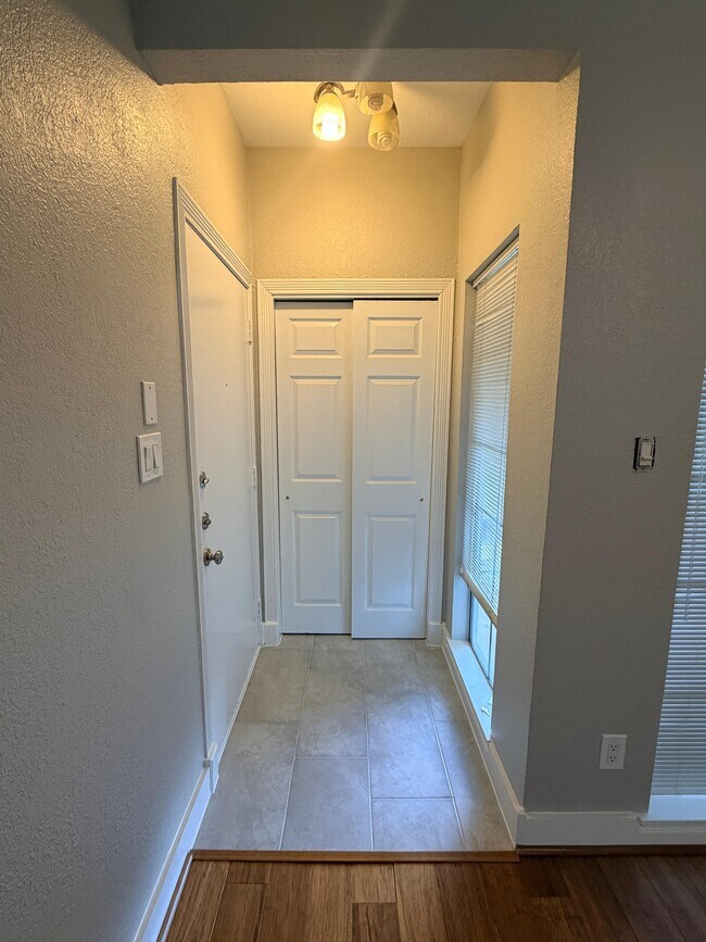 Building Photo - 3105 San Jacinto Street