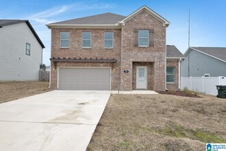 Building Photo - 170 Kings Wy