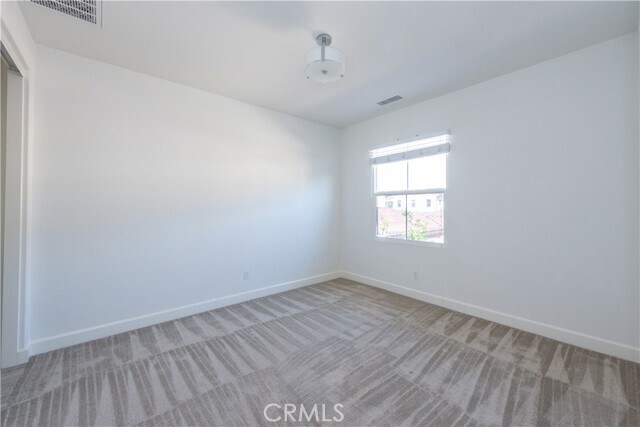 Building Photo - 68 Meander