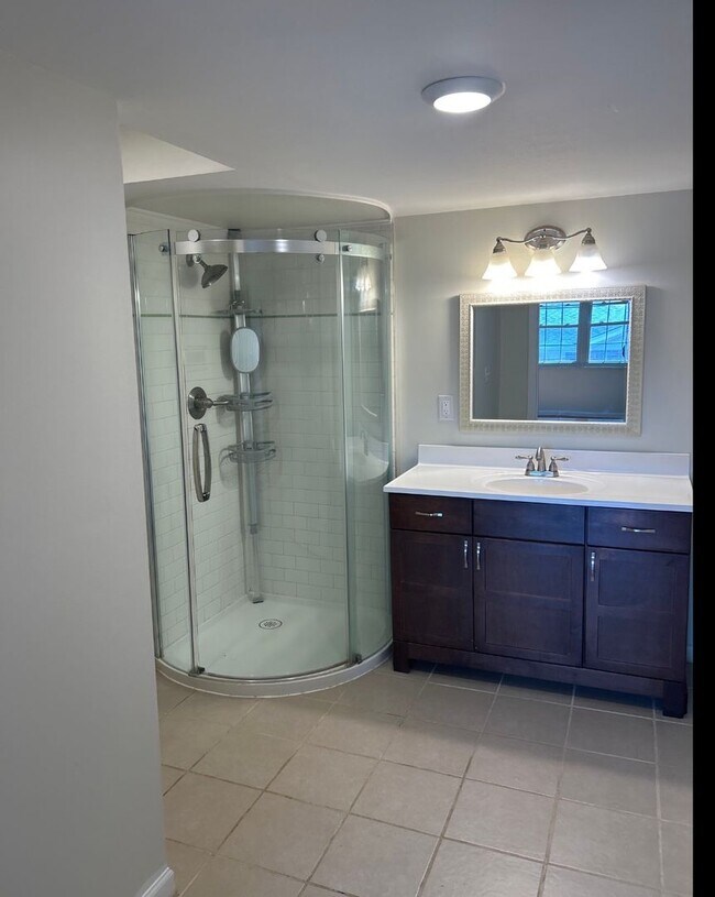 Building Photo - 1130 Heathshire Dr