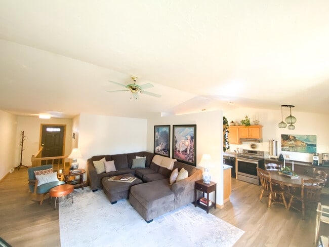 Building Photo - 13057 Velp Ave