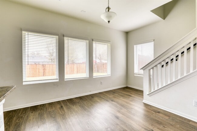 Building Photo - 420 Magnolia Ln