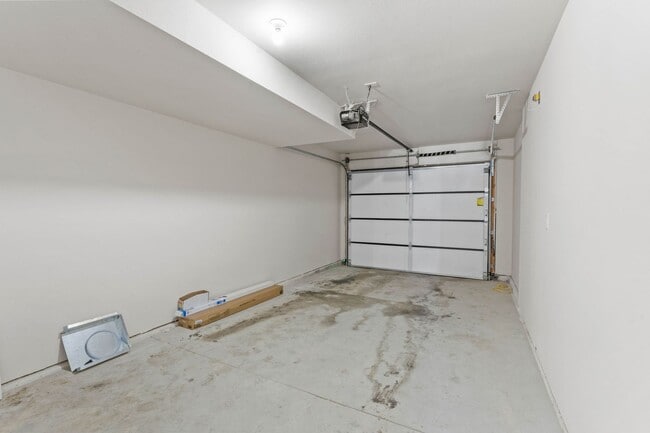 Building Photo - 2-bedroom townhomes, a modern take on apartment-style living