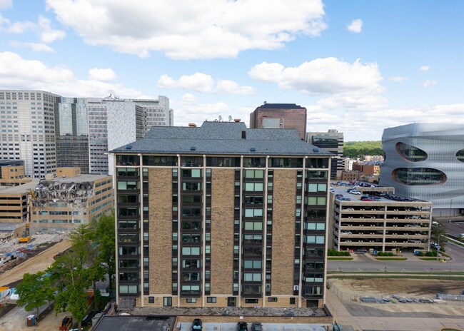 Building Photo - Rochester Towers