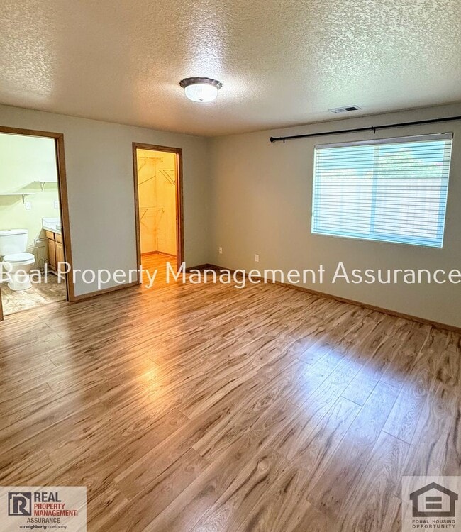 Building Photo - 2383 SE 61st Ln