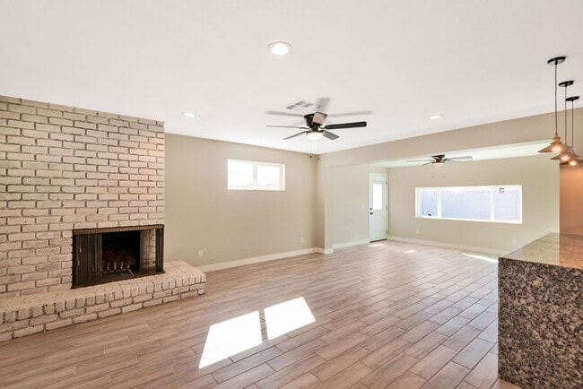 Building Photo - 5-Bedroom Tempe Home with Private Pool Near ASU Campus