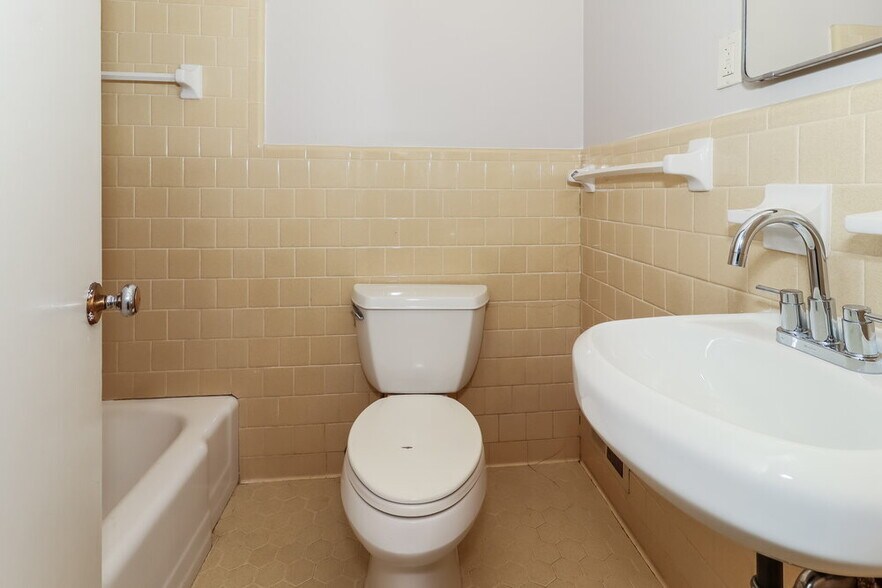 Building Photo - 416 Tanner Rd