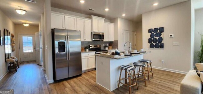 Building Photo - 4521 Bishops Ln