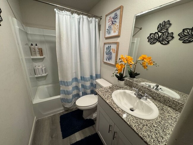 Building Photo - 470 Reizen Dr