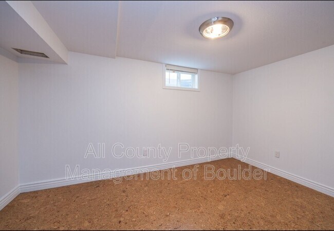 Building Photo - 425 S 40th St