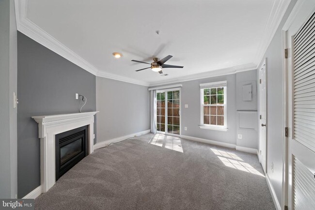 Building Photo - 18613 Village Fountain Dr