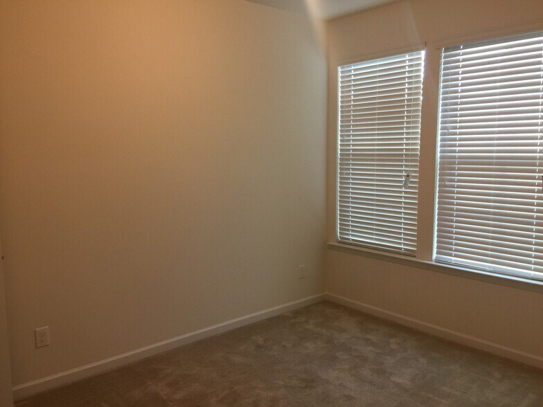 Building Photo - 748 Maypearl Ln