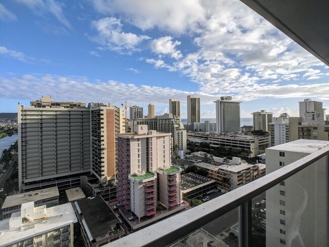 Building Photo - Fully Furnished 1-Bed 1-Bath Mountain Views @ Island Colony