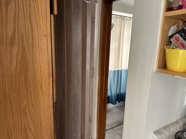 Building Photo - 3827 E Edgerton Ave