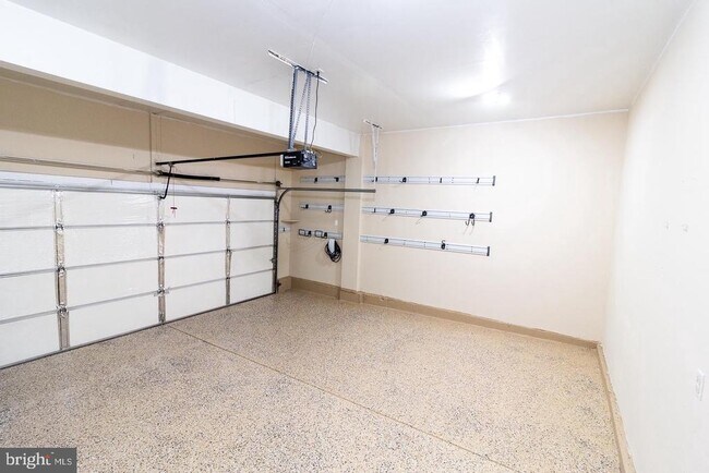 Building Photo - 823 S Haines Cir
