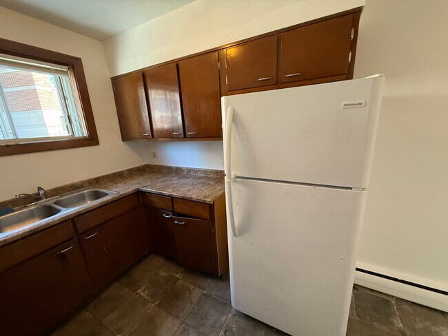 Building Photo - 1408 W Juneway Terrace