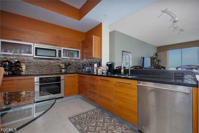 Building Photo - 3000 Oasis Way