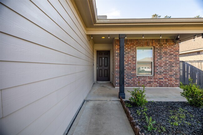 Building Photo - 15054 Paddock Point Ln