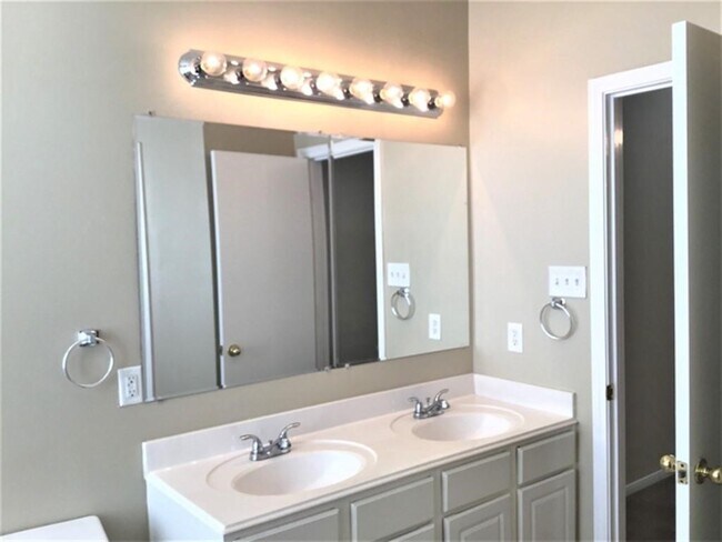 Building Photo - 3927 Dogwood Bough Ln