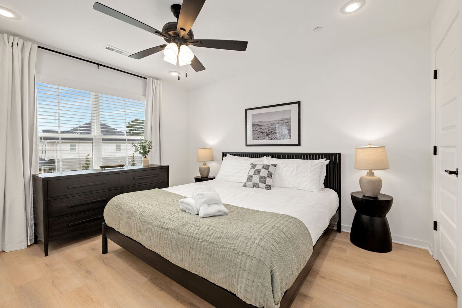 Building Photo - 1935 S Garland Ave