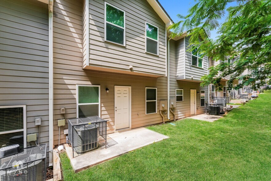 Building Photo - 412 Highwood Ln