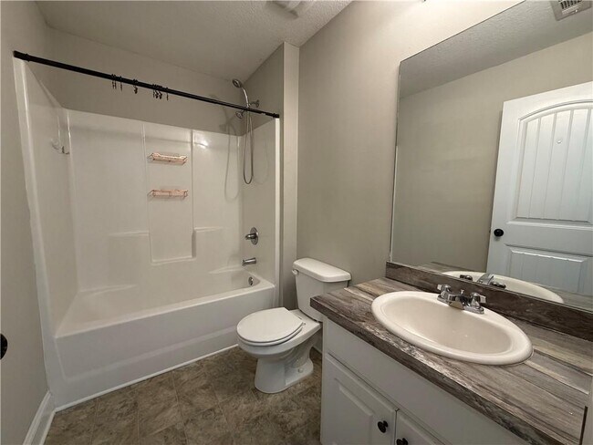 Building Photo - 624 River Mist Cir
